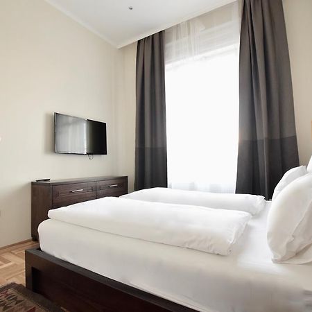 Luxury Apartment By Hi5 - Kiraly Street Suite Будапеща Екстериор снимка