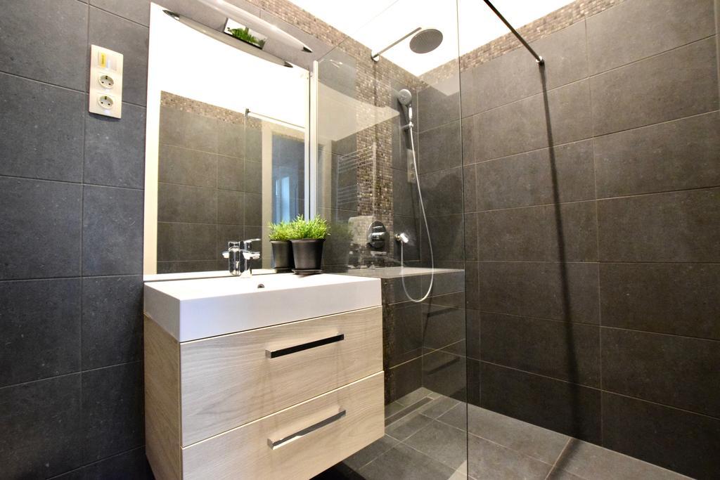 Luxury Apartment By Hi5 - Kiraly Street Suite Будапеща Екстериор снимка
