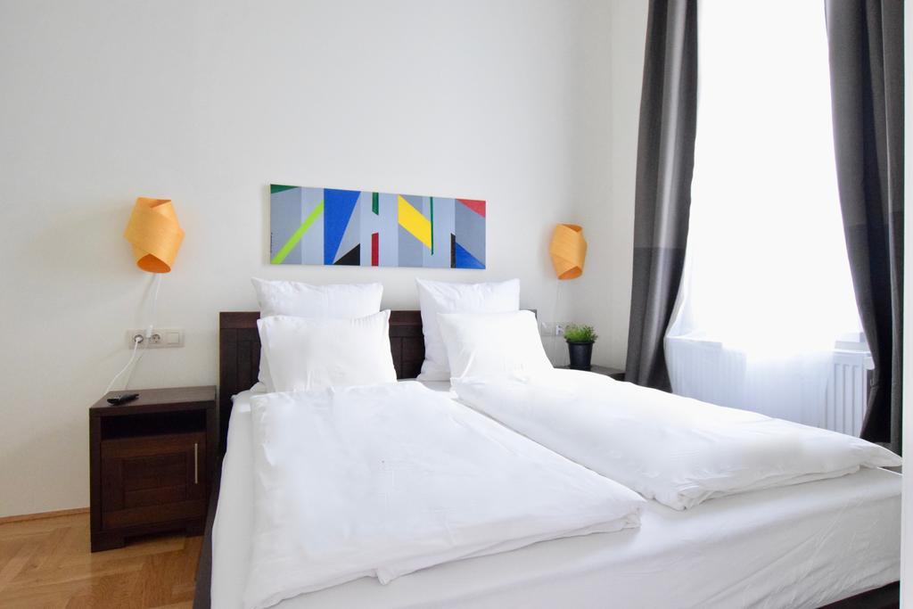 Luxury Apartment By Hi5 - Kiraly Street Suite Будапеща Екстериор снимка
